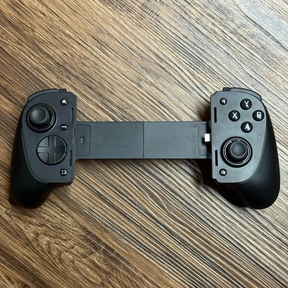 RAZER Kishi Ultra Mobile Gaming Controller for iPhone, iPad, and Android - EUC
